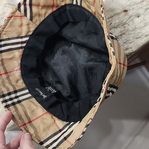 Burberrys Vintage Bucket Hat